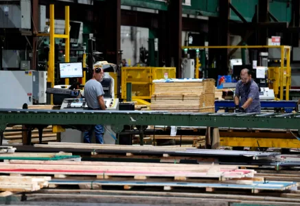 President Trump sticks with tariffs ahead of midterms